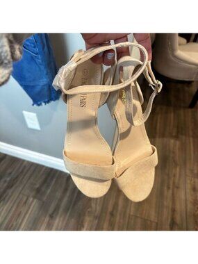 Dream Pairs 9.5 Sueded Heeled Shoes Nude